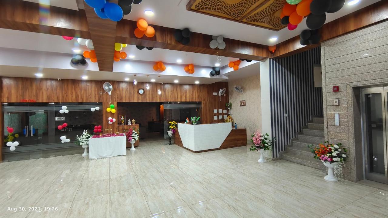 Kesar Hotel Viramgam Exterior foto