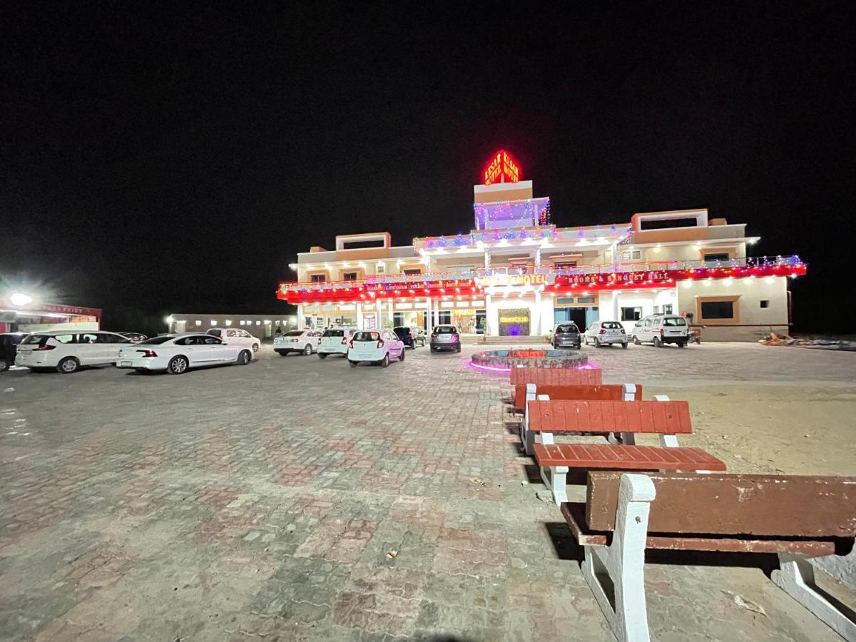 Kesar Hotel Viramgam Exterior foto