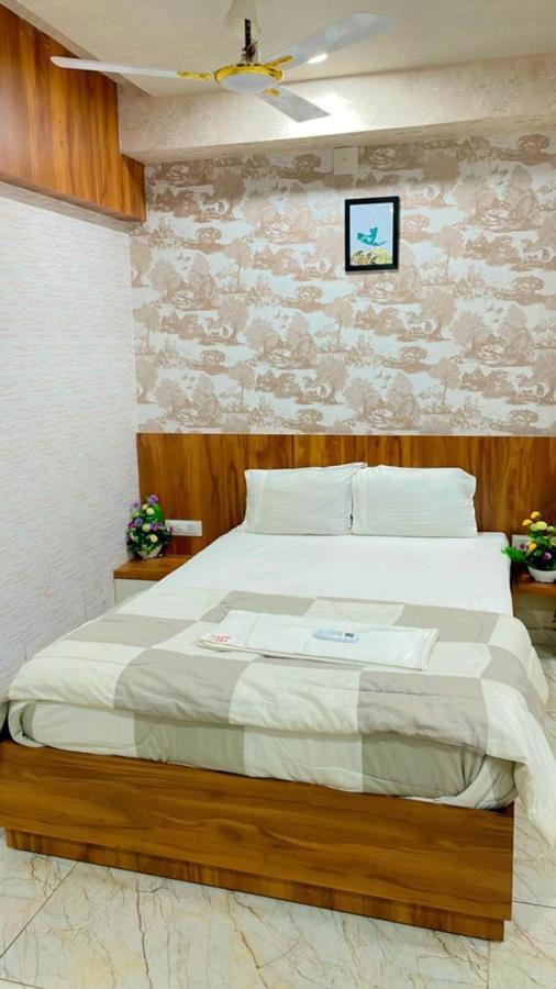 Kesar Hotel Viramgam Exterior foto